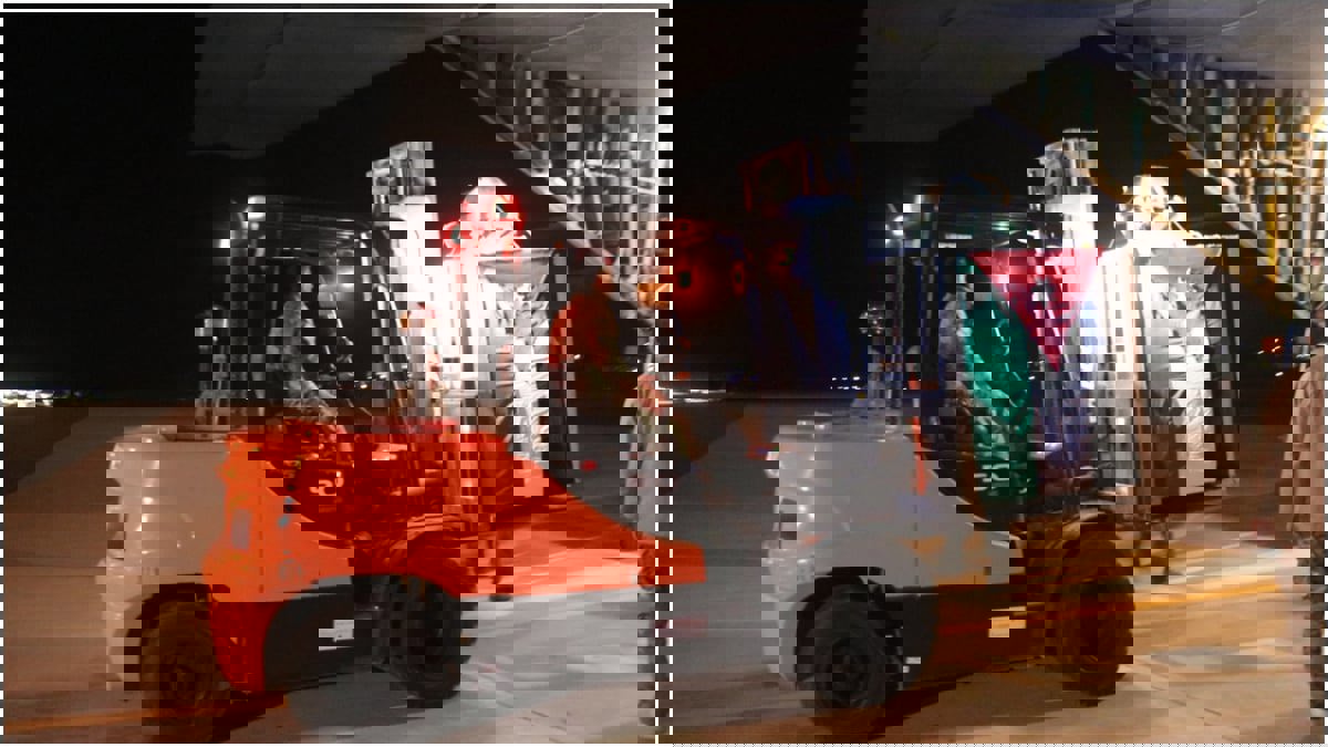 للمرة الثالثة.. إنزال مساعدات للمستشفى الميداني الأردني في غزة

