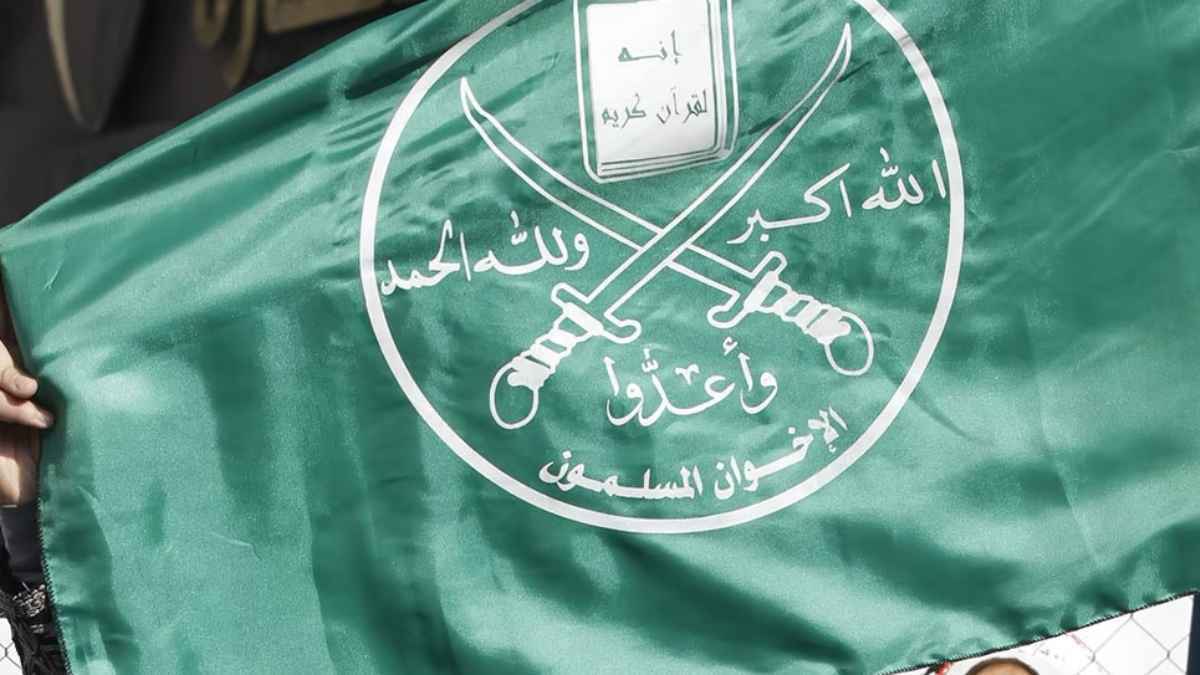 تحذير فرنسي من توسع تأثير "الإخوان المسلمين" في البلاد