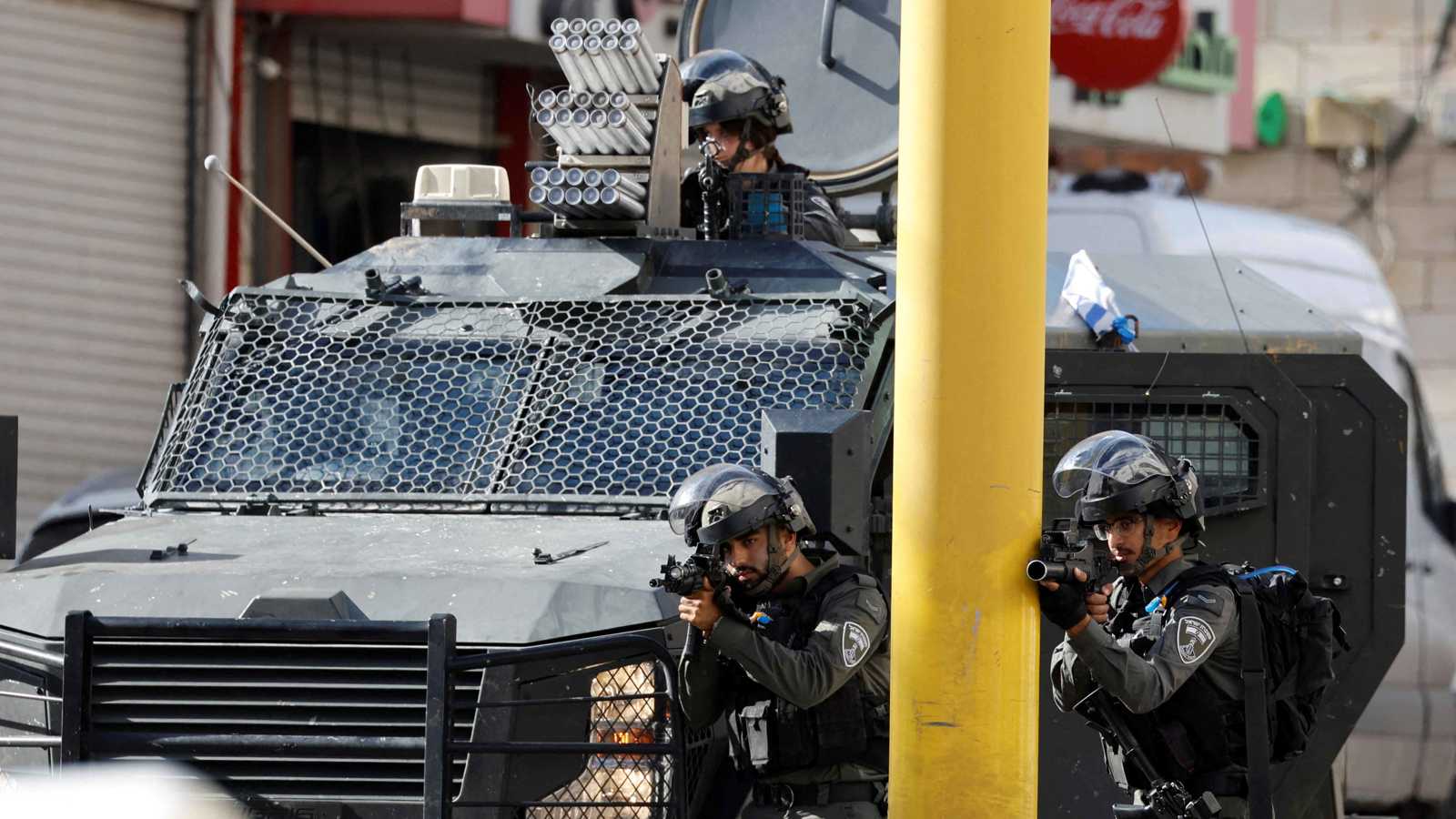 الجيش الإسرائيلي يقتل فلسطينيين "حاولا دهس جنود" في الضفة الغربية (فيديو)