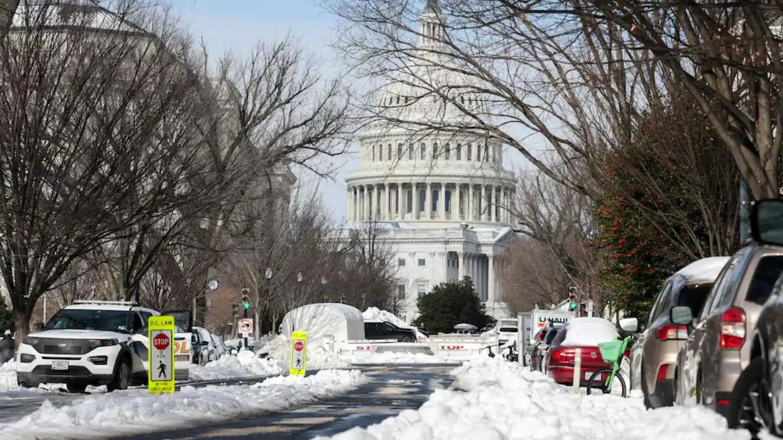 الساحل الشرقي للولايات المتحدة يستعد لعاصفة ثلجية جديدة