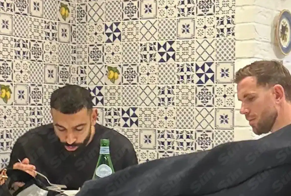 محمد صلاح في لقائه مع جوردان هندرسون