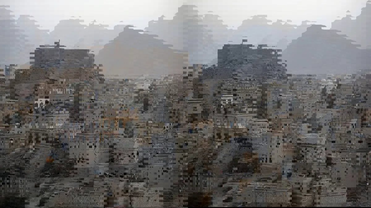 الحوثيون يكثفون قصف خبزة في البيضاء وعدد القتلى يرتفع إلى 13