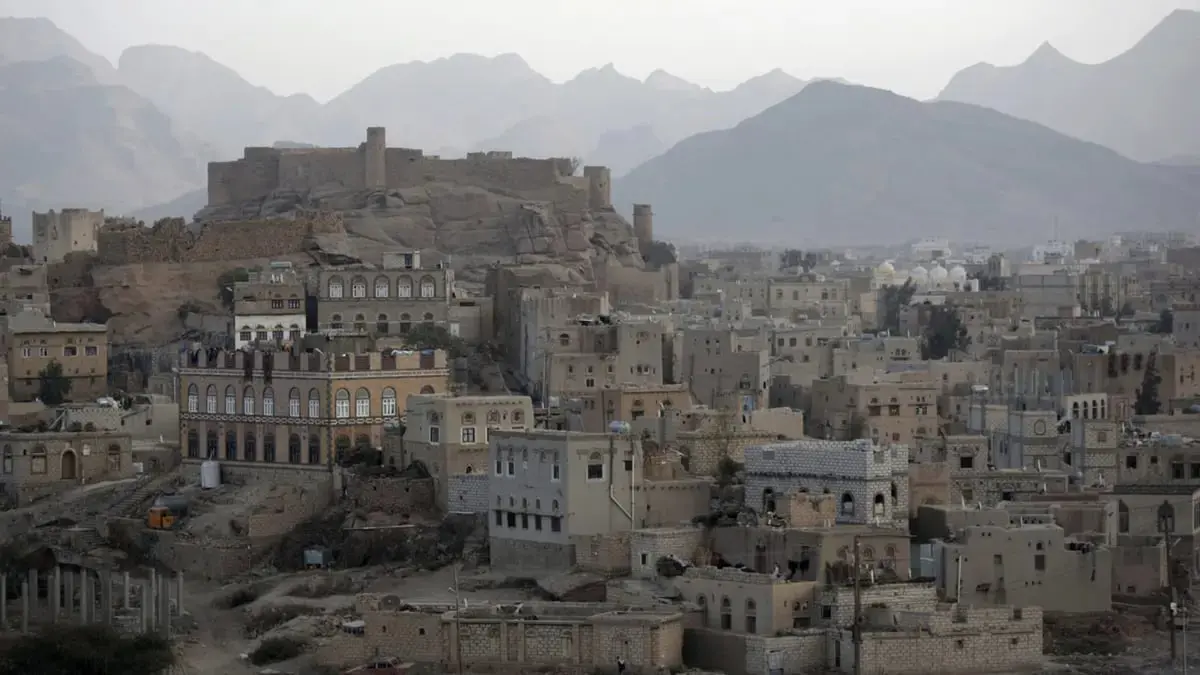 الحوثيون يكثفون قصف خبزة في البيضاء وعدد القتلى يرتفع إلى 13