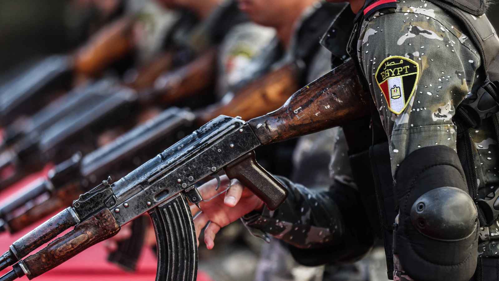 الأمن المصري يوجه ضربة قوية لغسل الأموال والإتجار بالسلاح