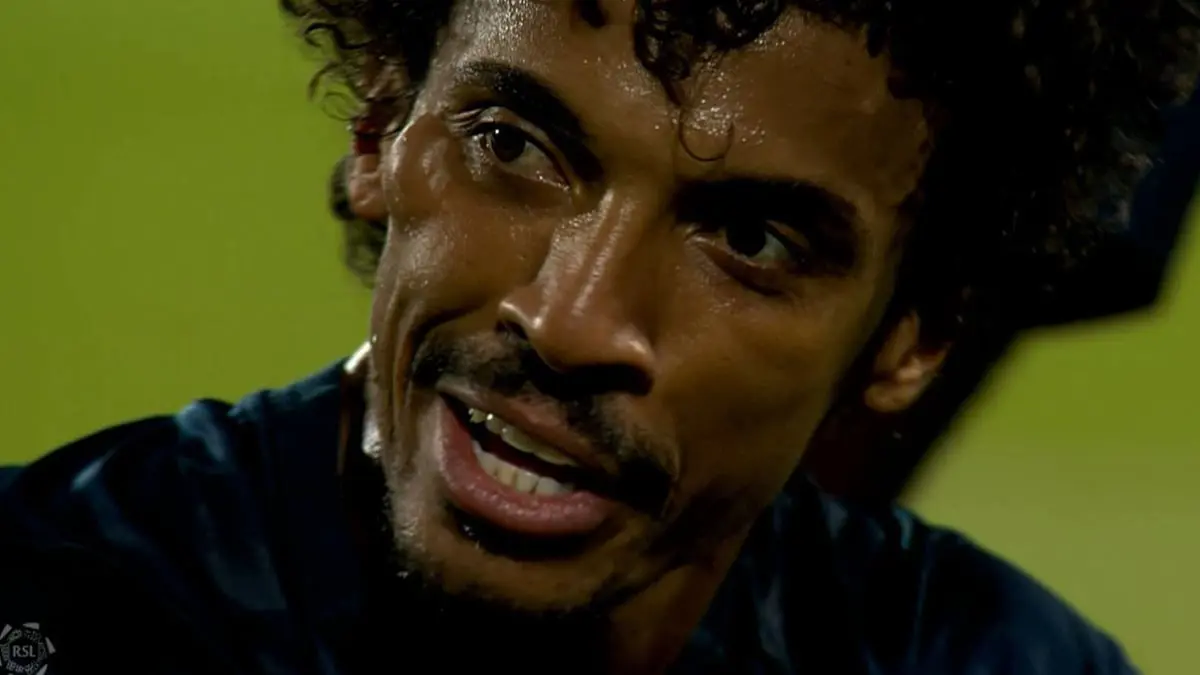 مباراة النصر ضد التعاون.. غوستافو يظهر بوجه متورم بعد تدخل قوي من تاوامبا