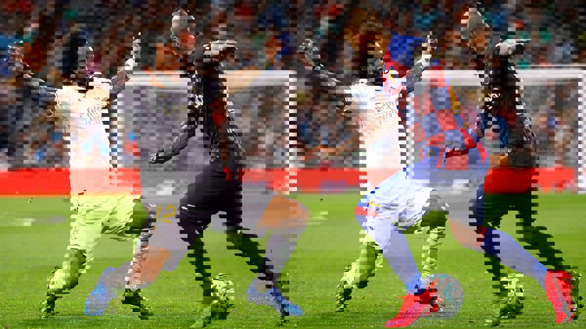 سوشيال ميديا الرياضة.. فيدال يتمسك بأمل المنافسة.. وآشلي يونغ يكسب سباق السرعة مع غودين