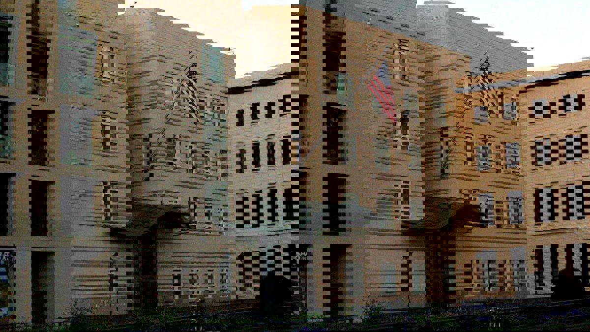 سفارة واشنطن في بغداد تعلن تفاصيل عقوبات بحق 4 عراقيين