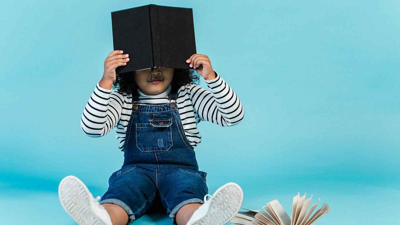 خجل الأطفال.. متى يكون طبيعياً ومتى يحتاج إلى تدخل؟