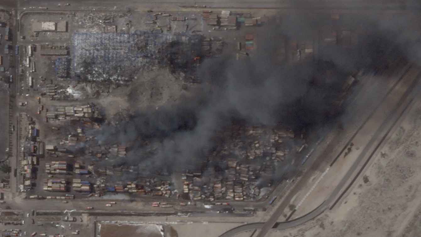 "غير متعمد".. مسؤول إيراني يكشف تفاصيل جديدة عن حريق ميناء رجائي