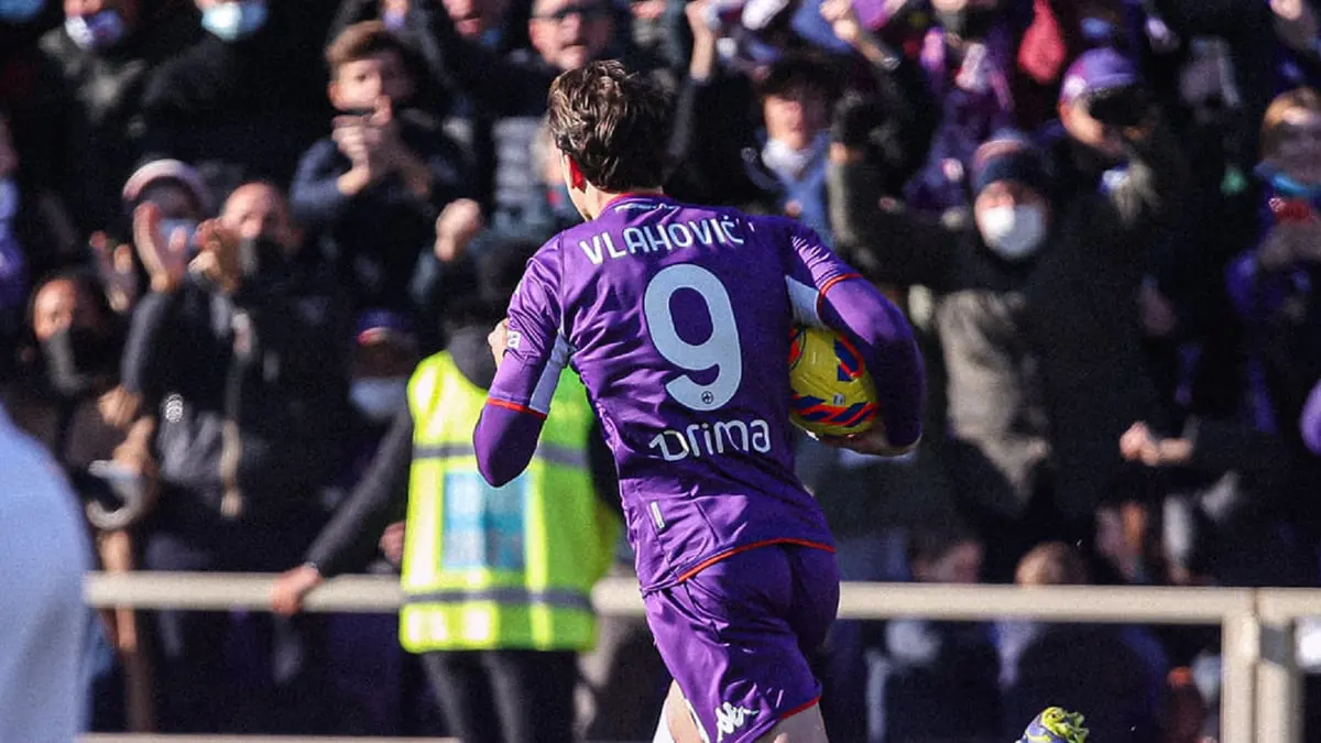 دوشان فلاهوفيتش يقترب من تحطيم رقم تاريخي لكريستيانو رونالدو في الدوري الإيطالي