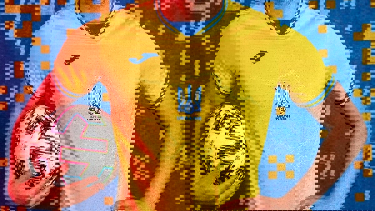 اليويفا يأمر بإزالة شعار "سياسي" من قميص المنتخب الأوكراني