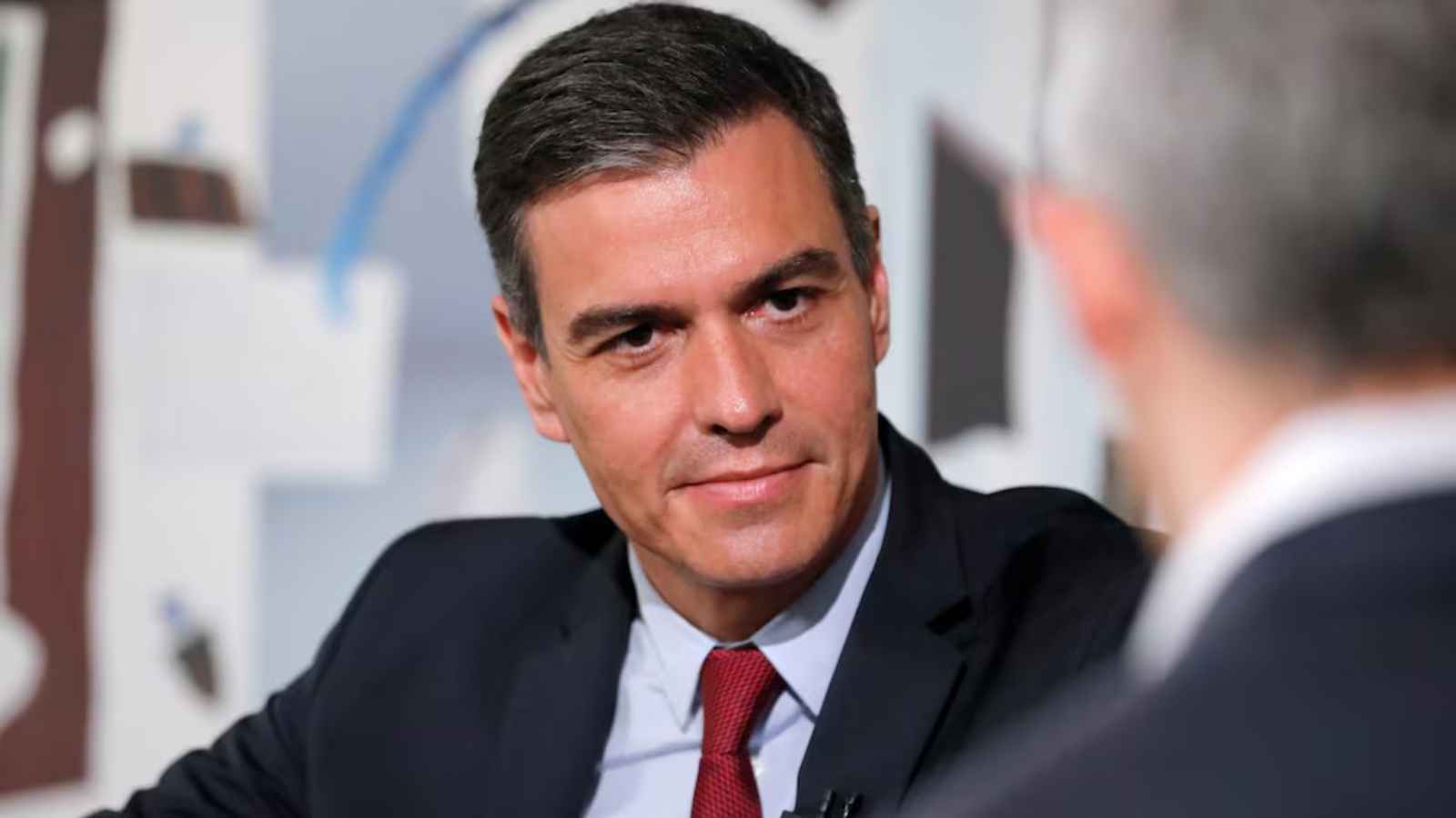 اليمين الإسباني يطالب سانشيز بالاستقالة