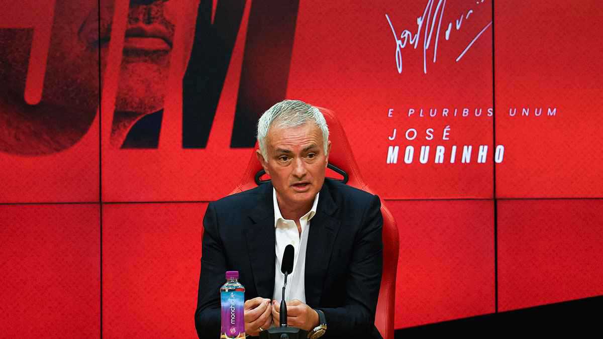 "كادت تتحول لكارثة".. مورينيو يعلق على فوزه الأول مع بنفيكا