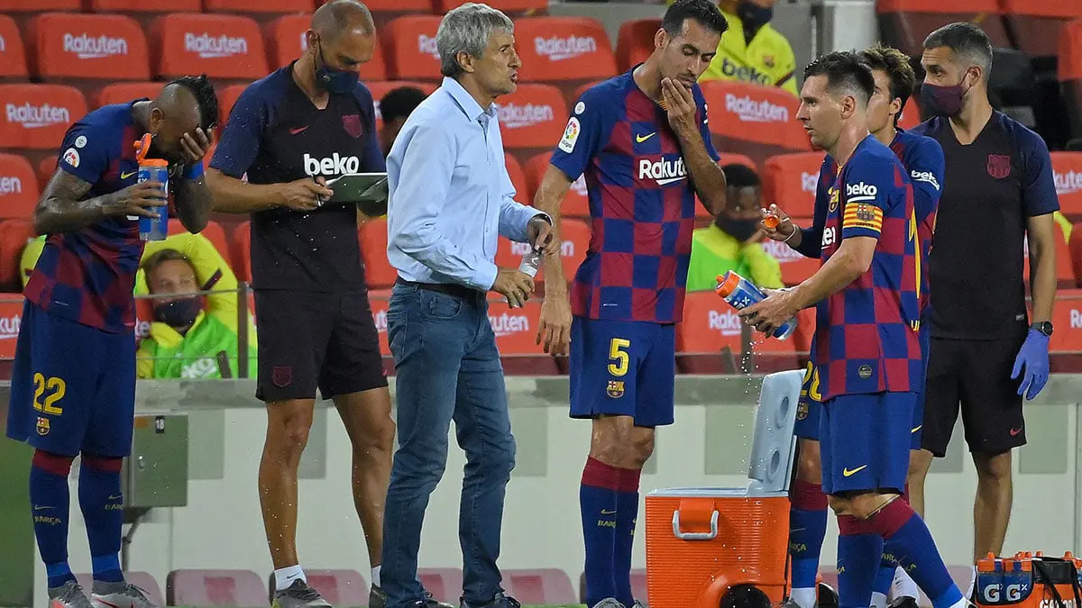 مباراة برشلونة ضد أتلتيكو مدريد تكشف التباعد بين لاعبي البلوغرانا والجهاز الفني