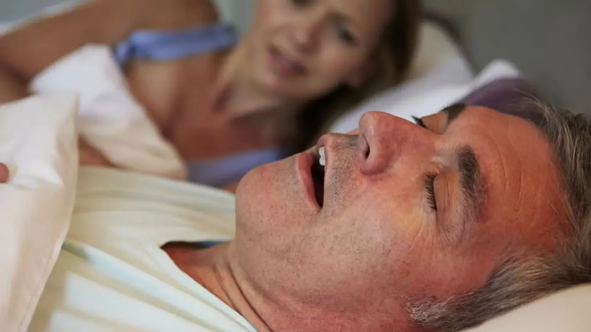 دراسة: الشخير يزيد خطر الإصابة بالسكتات الدماغية والقلبية