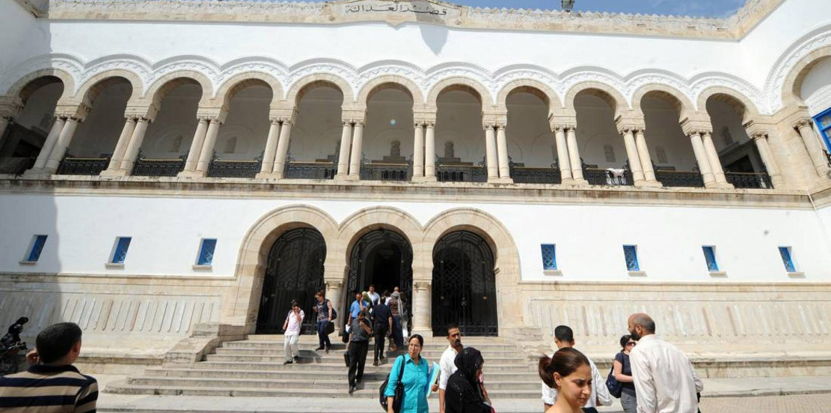 سابقة قضائية في العالم العربي.. قاضٍ تونسي يمنح حق التبني لامرأة عزباء