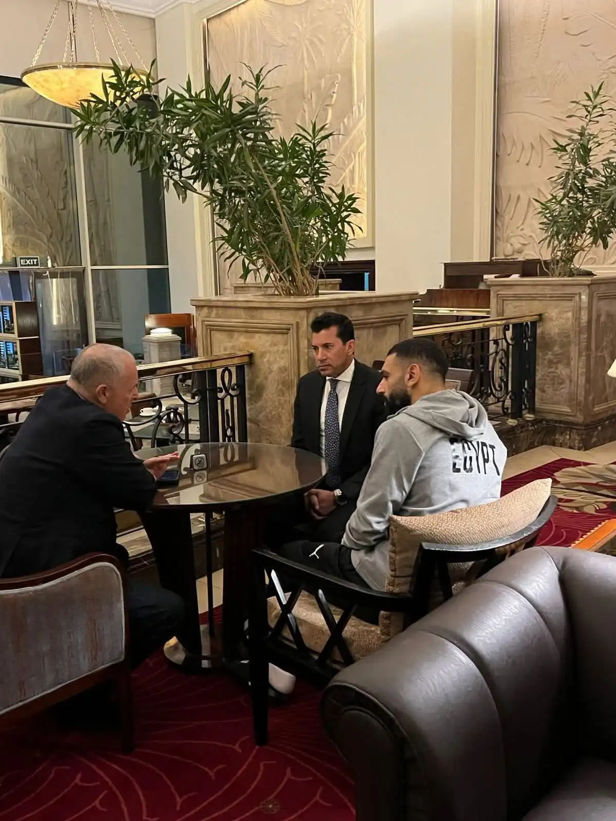 أشرف صبحي وهاني أبوريدة ومحمد صلاح