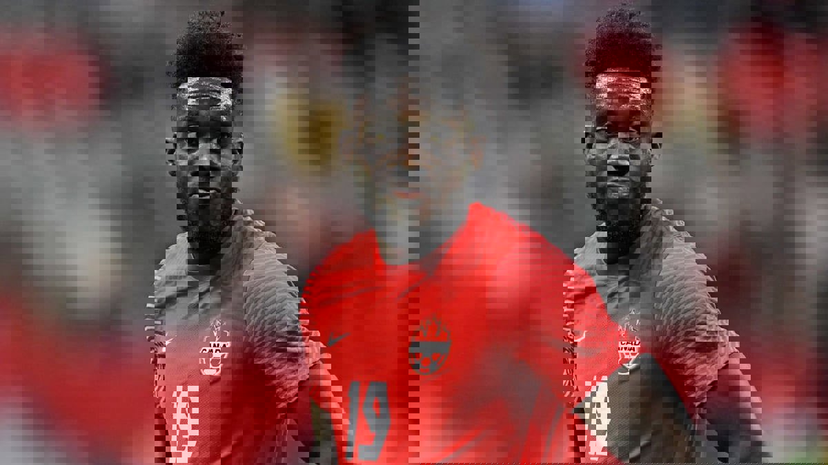 ألفونسو ديفيز.. من معسكر للاجئين إلى كأس العالم مع كندا