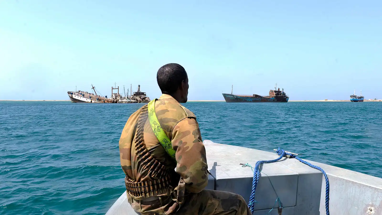 قرصنة قرب سواحل الصومال.. مسلحون يسيطرون على سفينة شحن