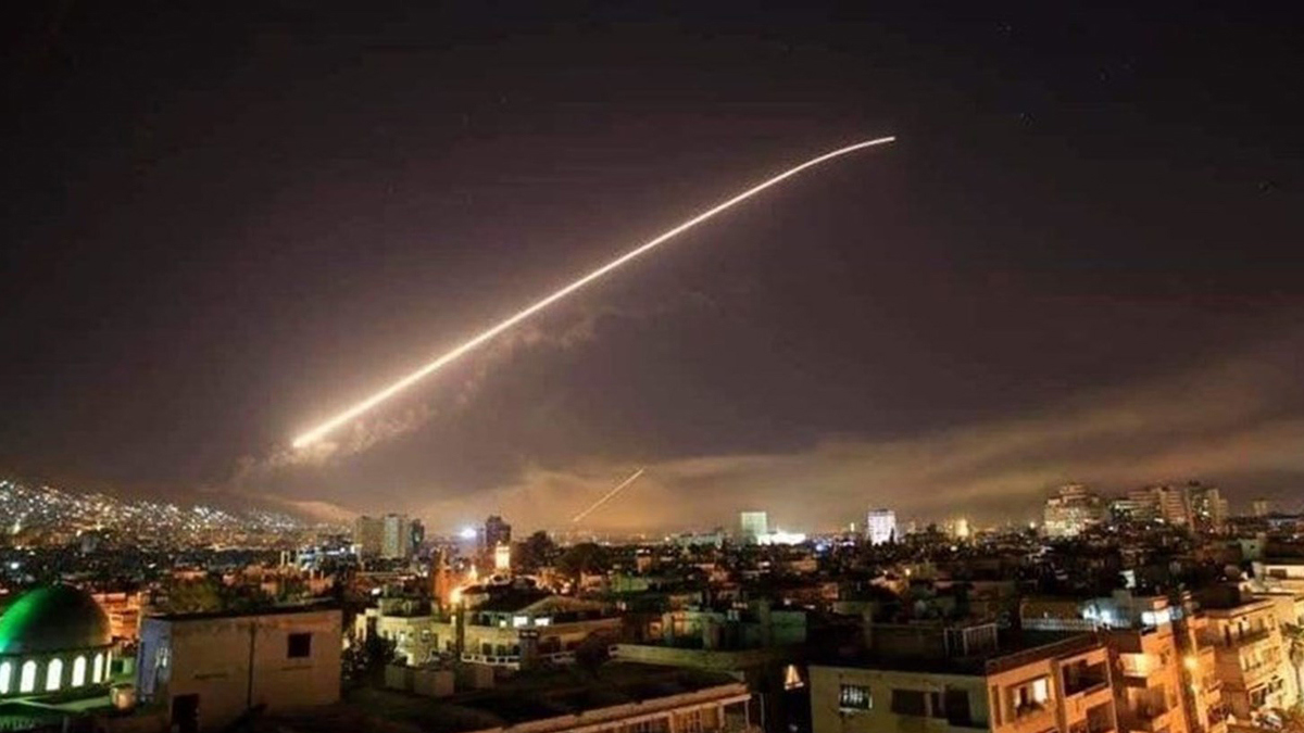 سانا: الدفاعات السورية تتصدى لصواريخ مصدرها إسرائيل