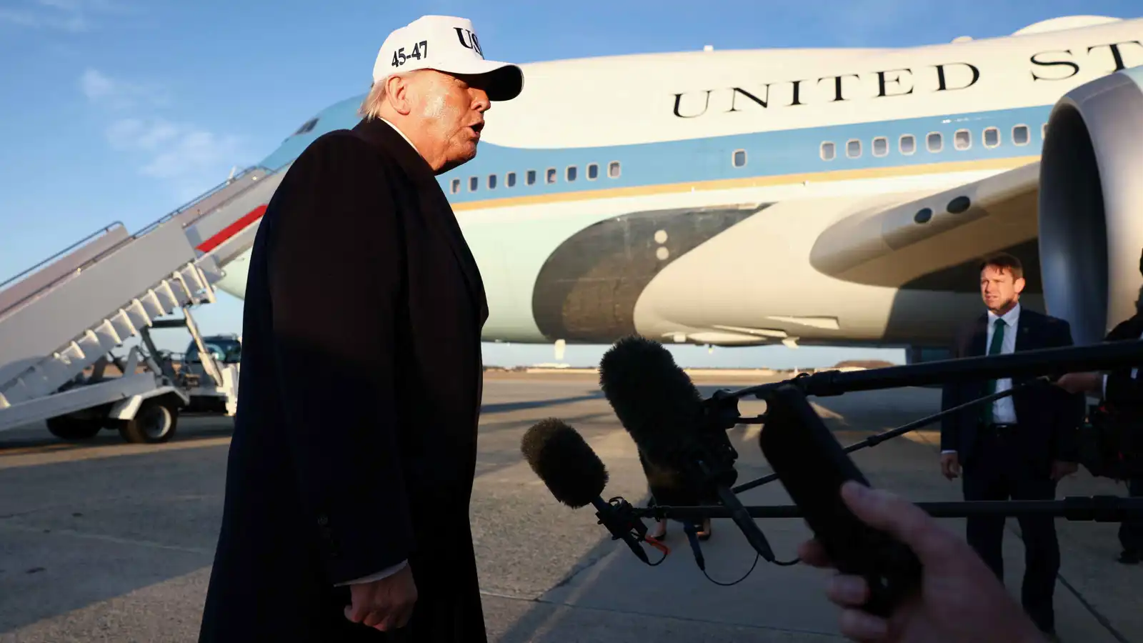 ترامب يعلن تنفيذ إحدى أقوى الغارات في تاريخ الشرق الأوسط ضد إيران