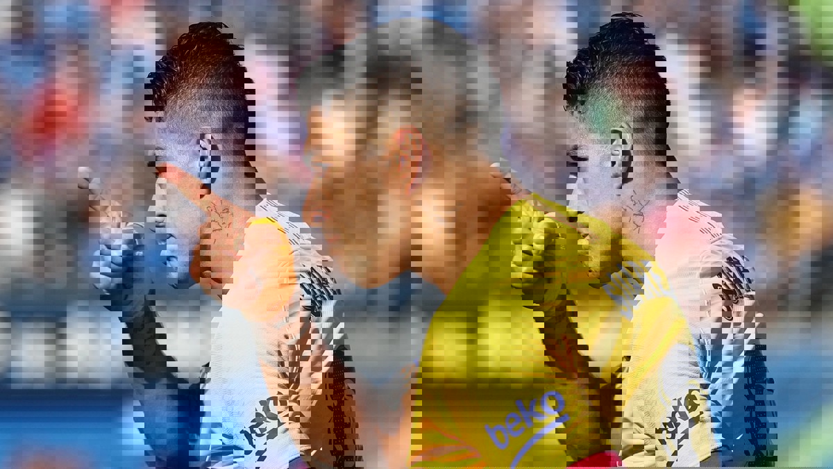 تطورات انتقال سواريز إلى يوفنتوس: جواز سفر زوجته وخلاف مالي مع برشلونة