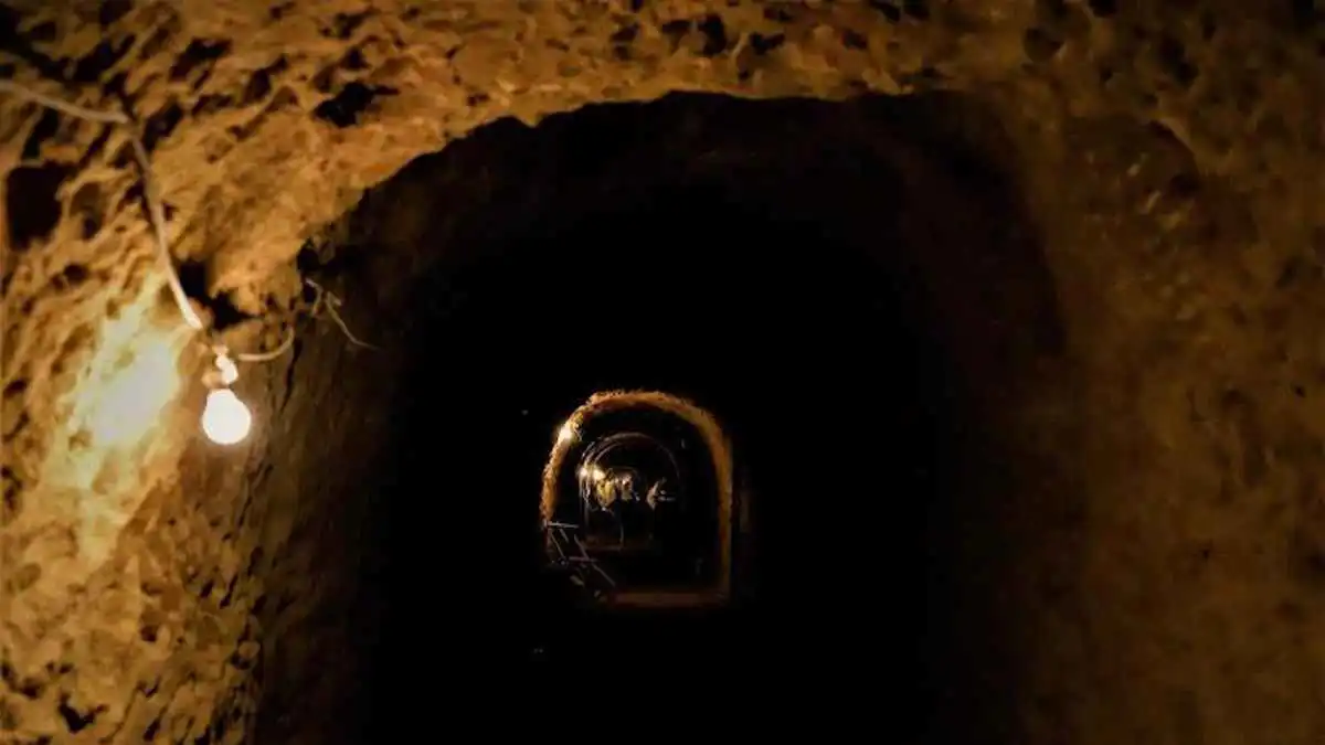 عمال عالقون تحت الأرض "بصحة جيدة" إثر انهيار منجم في كولومبيا