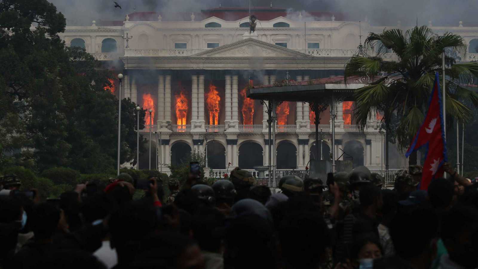 رحيل حليف بكين.. هل تخسر الصين نفوذها الاستراتيجي في نيبال؟