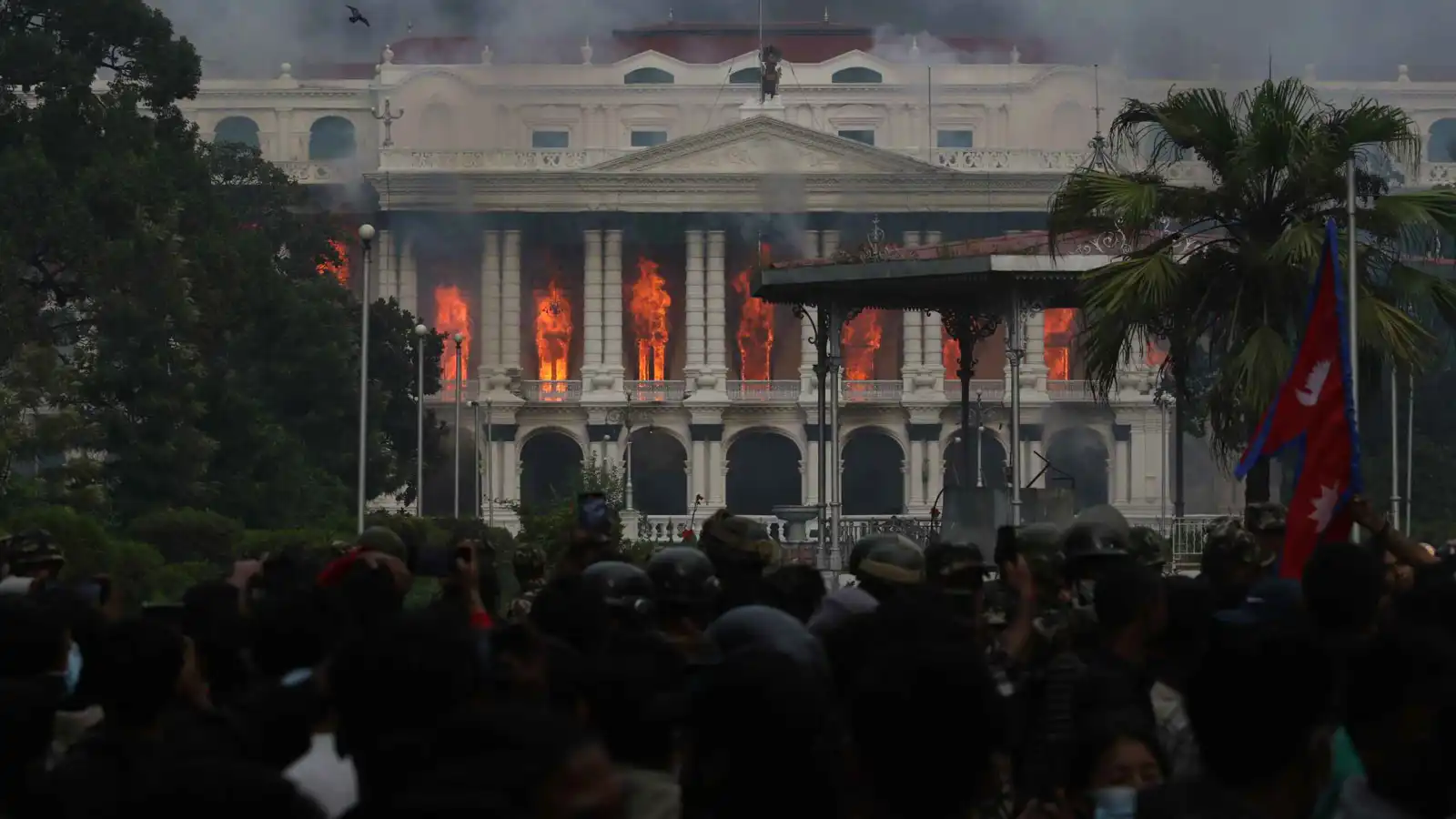 رحيل حليف بكين.. هل تخسر الصين نفوذها الاستراتيجي في نيبال؟