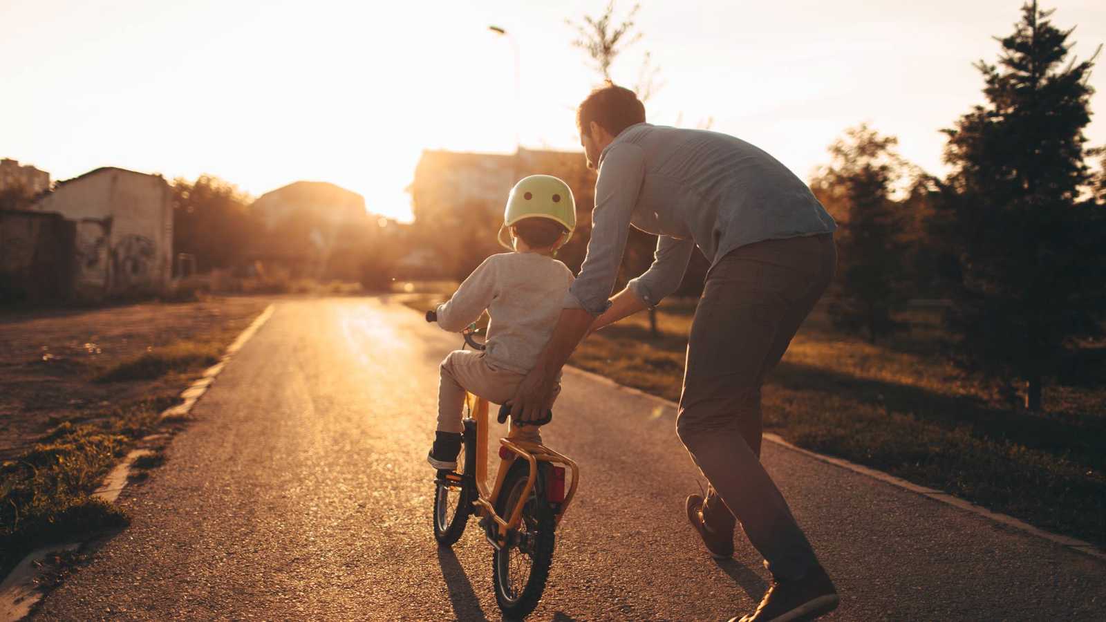 التربية المتوازنة.. سر بناء طفل واثق ومسؤول