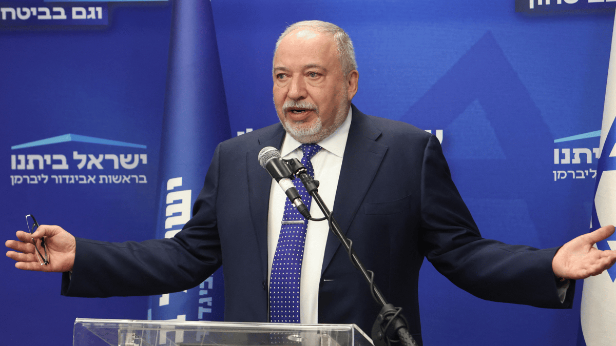 إعلان "مزيف" يربط أفيغدور ليبرمان بمشروع استثماري ضخم