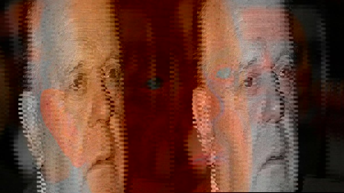 وفاة أول رئيس لبيلاروسيا المستقلة ستانيسلاف شوشكيفيتش عن 87 عاما