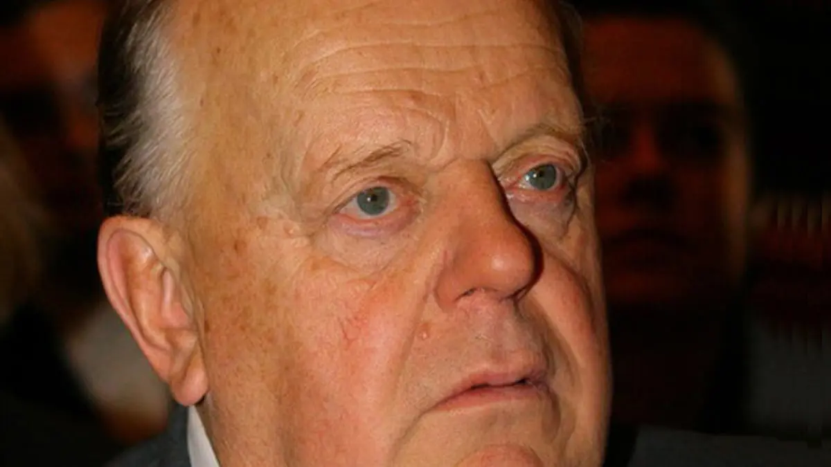 وفاة أول رئيس لبيلاروسيا المستقلة ستانيسلاف شوشكيفيتش عن 87 عاما