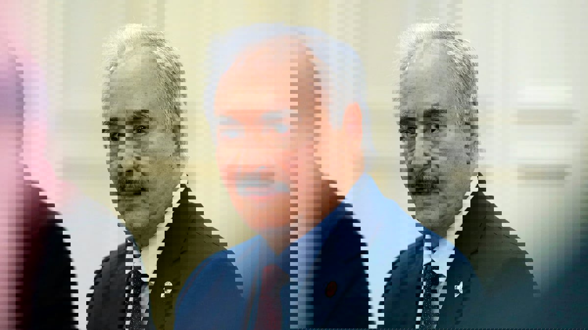 المباحث الجنائية الليبية تبلغ المفوضية بوجود أوامر قبض ضد المرشح الرئاسي حفتر