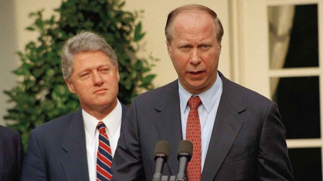 عمل مع 4 رؤساء.. من هو السياسي الأمريكي المخضرم ديفيد جيرجن؟