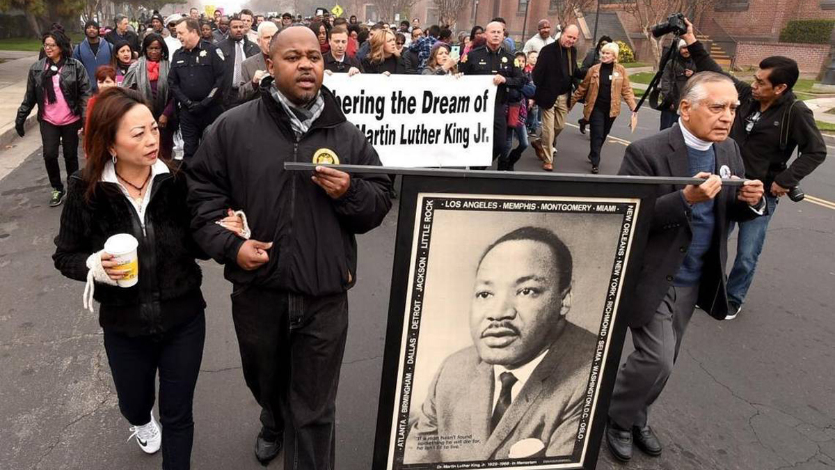 الولايات المتحدة تحيي ذكرى "لوثر كينغ" رسميًا وشعبيًا