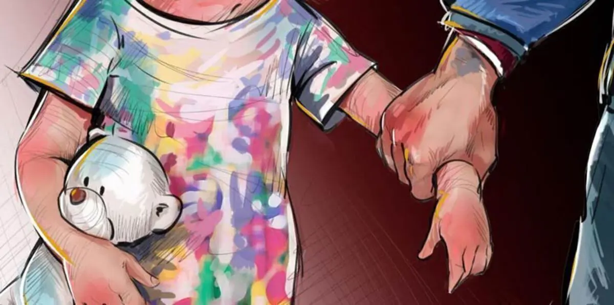 بعد "طفلة البامبرز".. إنقاذ طفلة مصرية من أنياب سائق "توك توك"