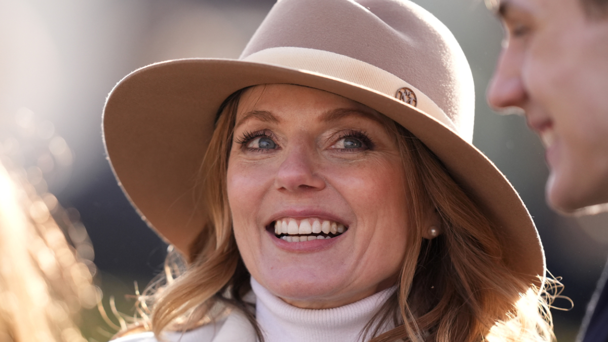 جيري هاليويل تُنهي شعار "سبايس غيرلز" لأجل المساواة