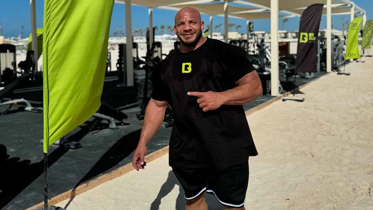 سبب القبض على مساعد بيج رامي