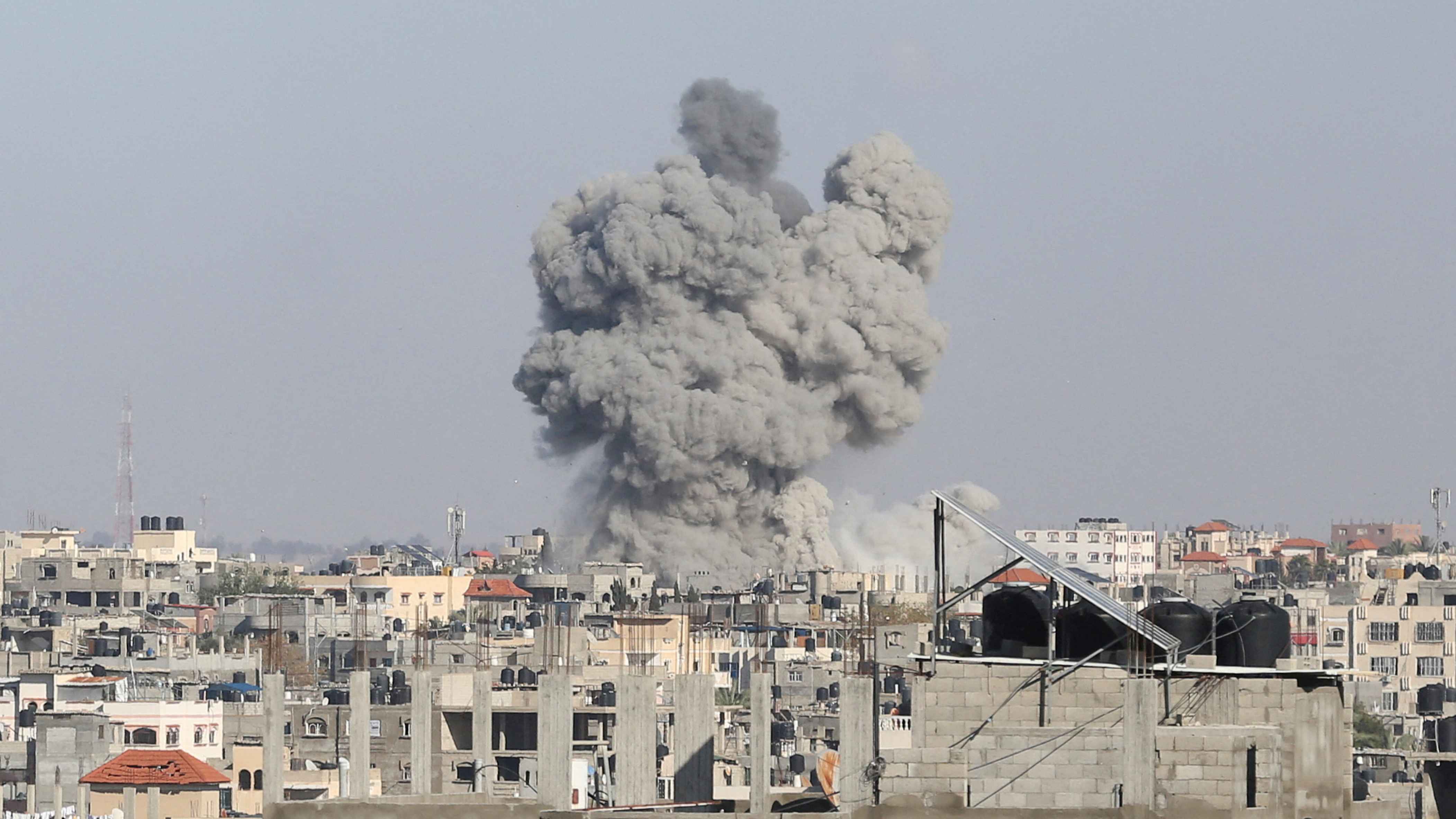 الجيش الإسرائيلي يعلن قصف مراكز قيادة لحماس في غزة