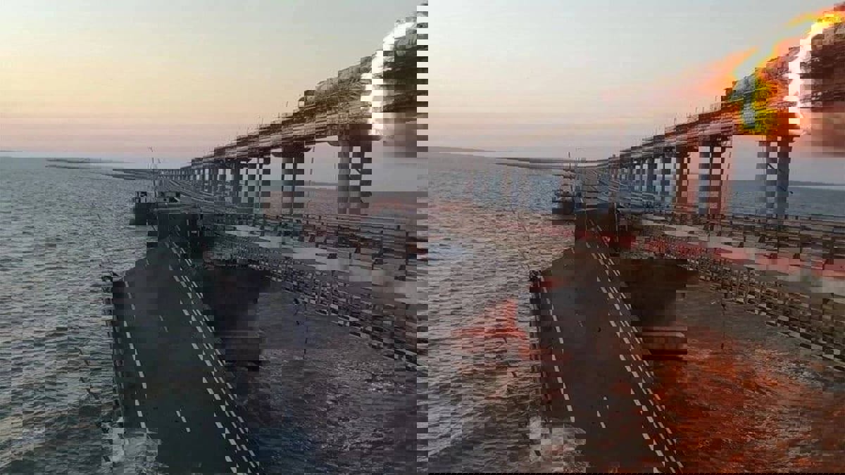 روسيا تعتقل 8 أشخاص لصلتهم بتفجير جسر القرم