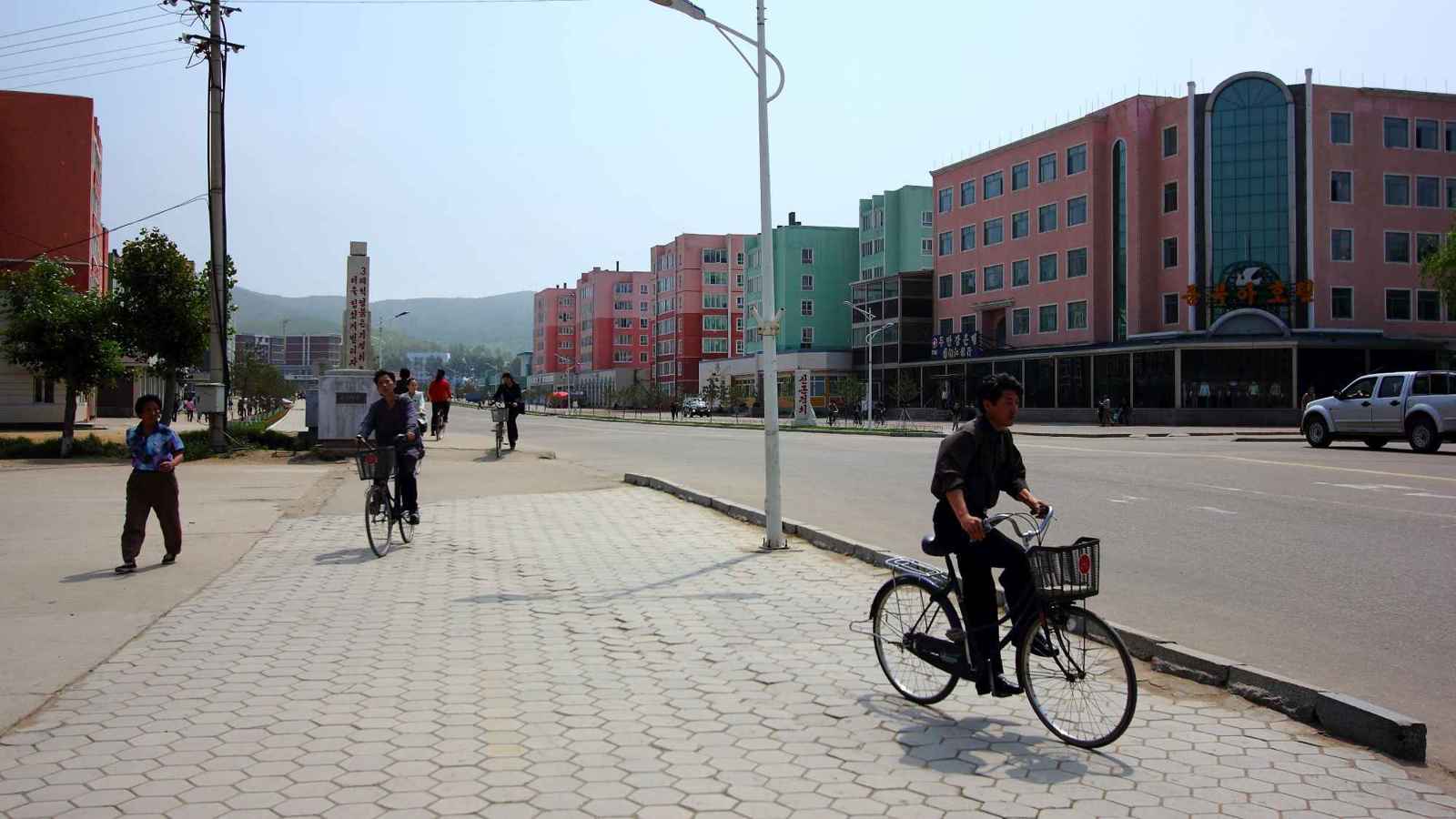 "جولة في المصانع والمزارع".. كوريا الشمالية تفتح أبوابها للسياح