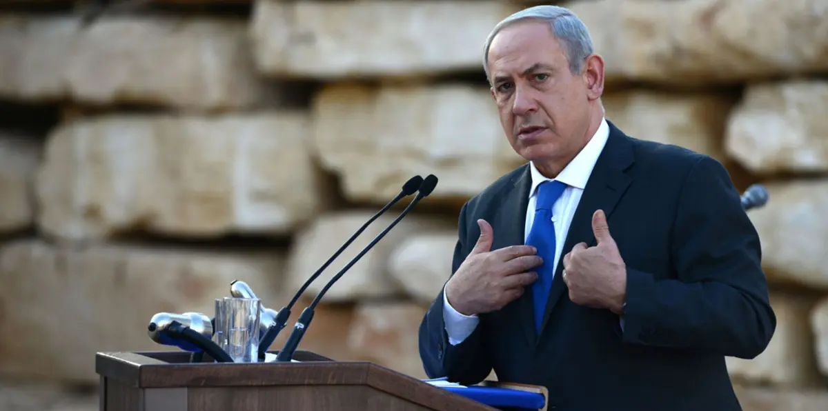 نتنياهو يلتقي قاتل الأردنيَين بعد وصوله لإسرائيل (صور)