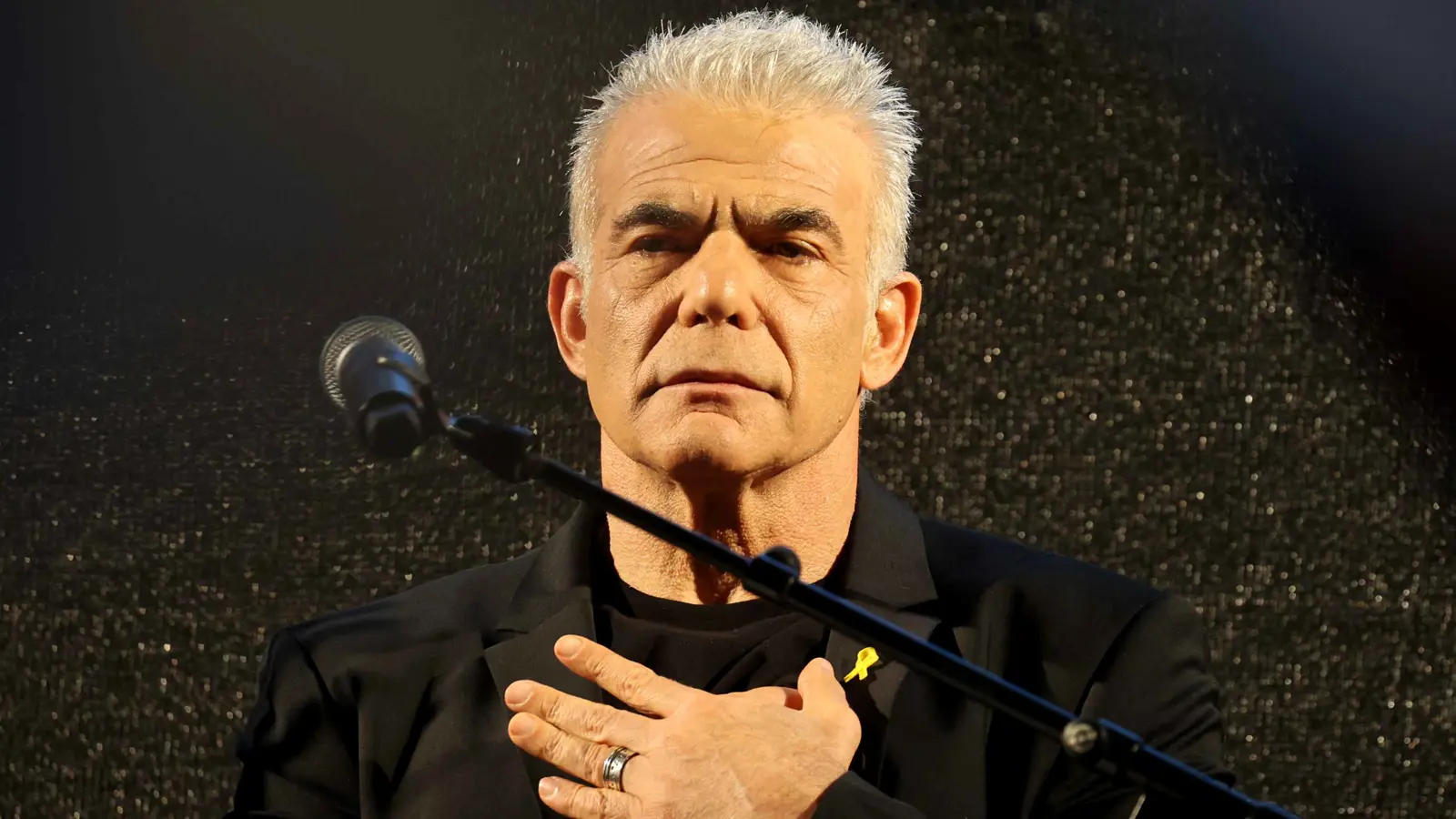 "عار".. لابيد يشن هجوما حاداً على نتنياهو