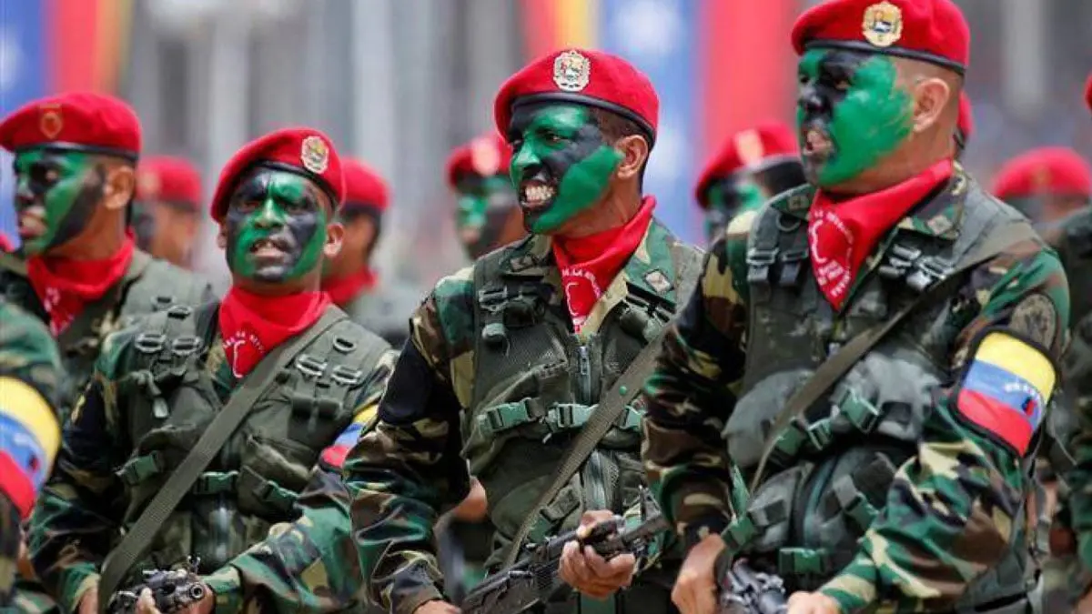 حكومة فنزويلا تكلف الجيش بمرافقة ناقلات الوقود الإيرانية‎ في "المنطقة الاقتصادية"