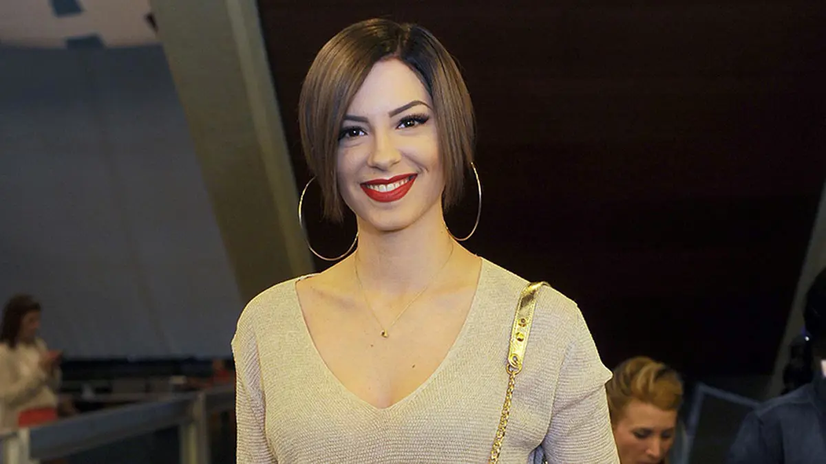 مستشفى كوري يرد على مزاعم "سارة جو" بإصابتها بشلل نصفي 