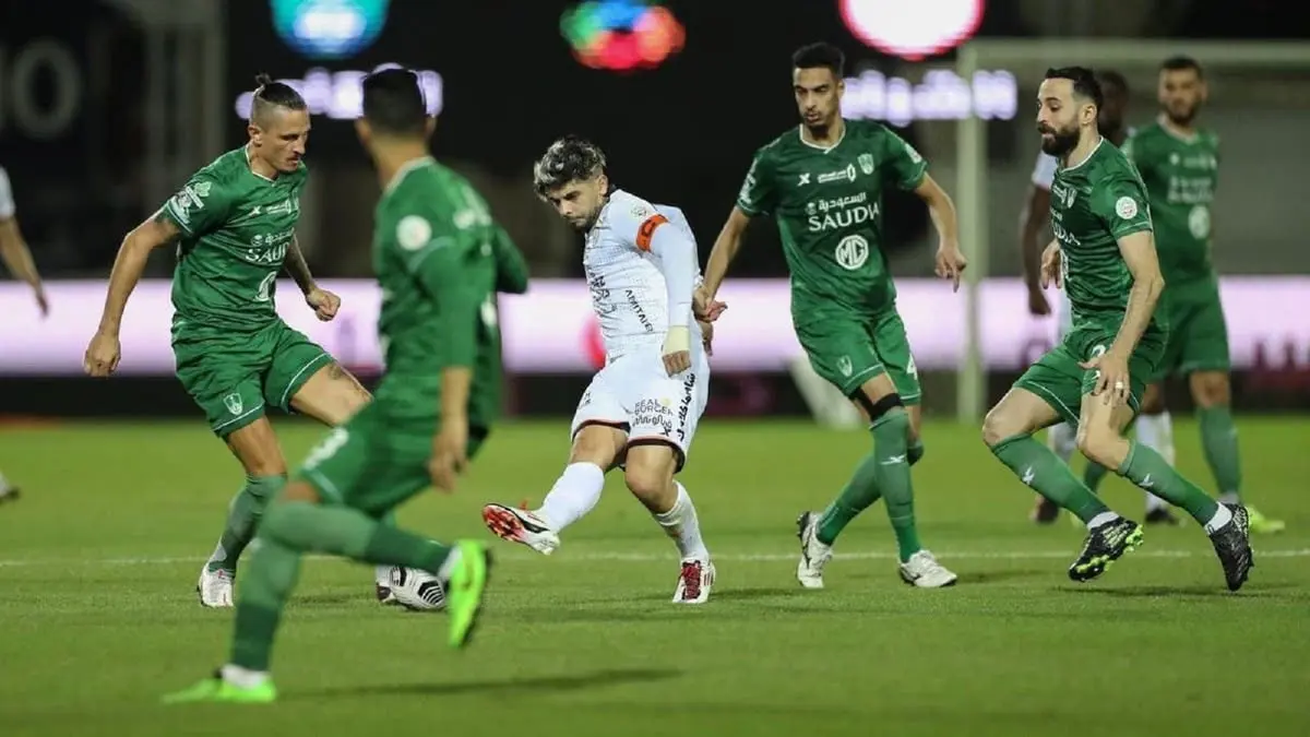 التشكيل والموعد والقنوات الناقلة لمباراة الأهلي ضد الشباب في الدوري السعودي