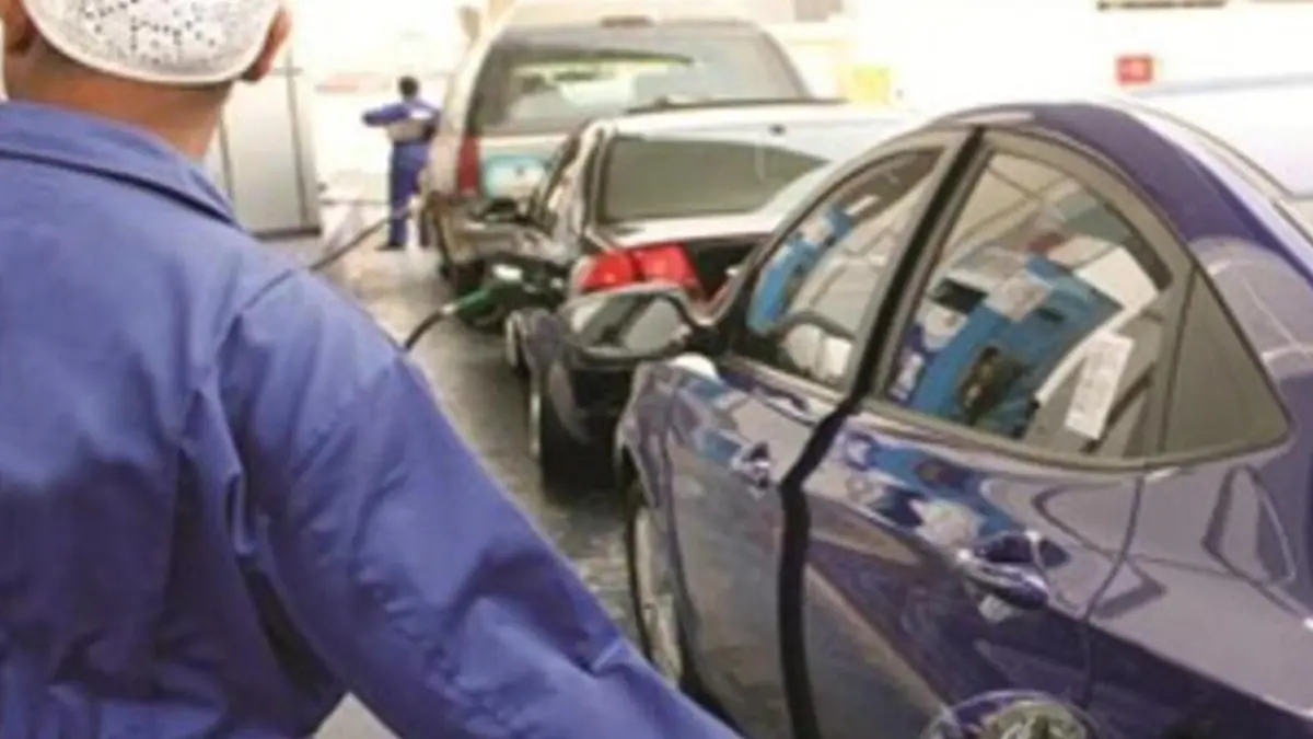 اعتداء على عامل بمحطة وقود من قبل أحد المتطوعين في الكويت (فيديو)‎