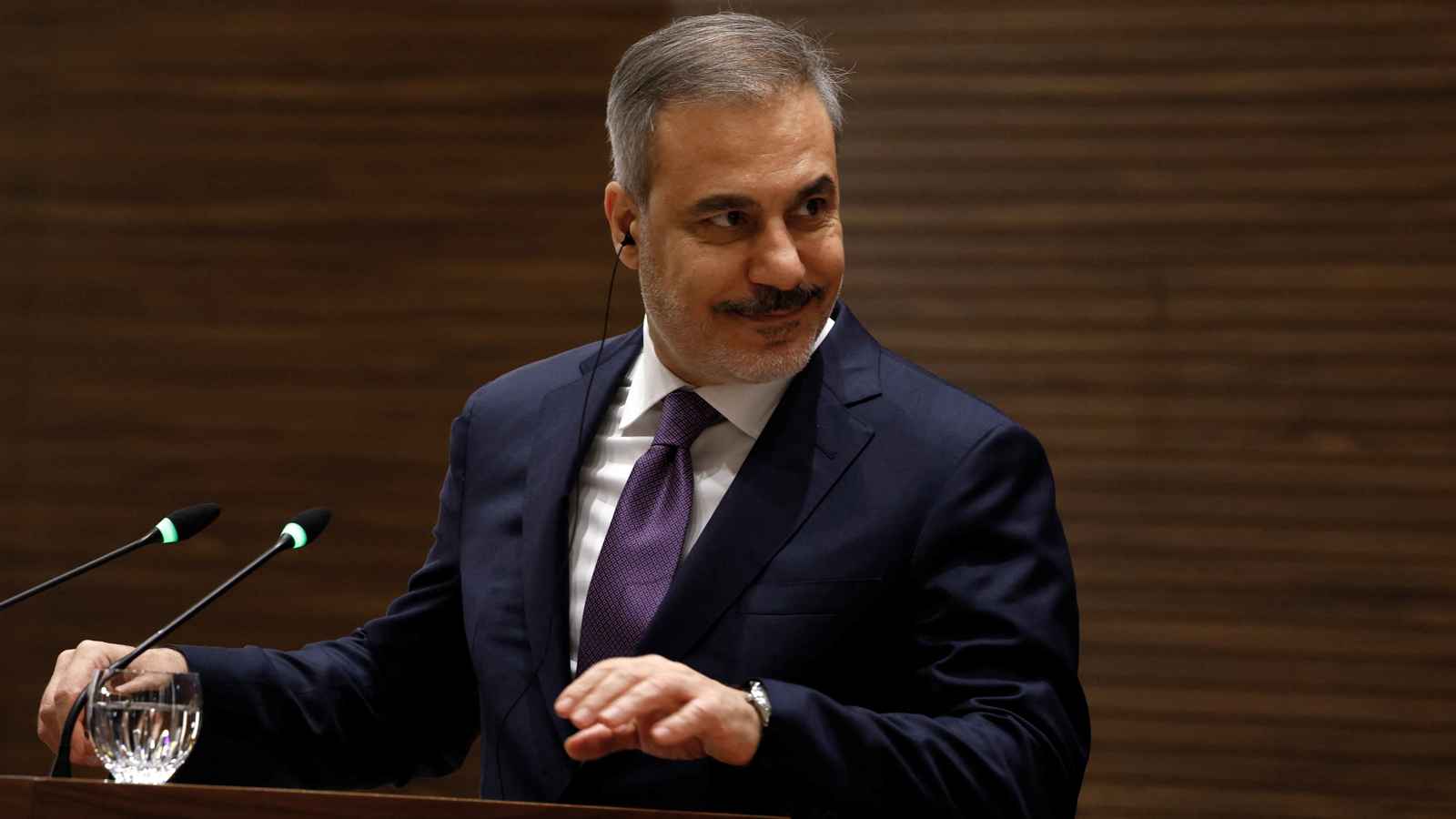 فيدان: أنقرة تدعم الوساطة الأمريكية لإنهاء حرب أوكرانيا