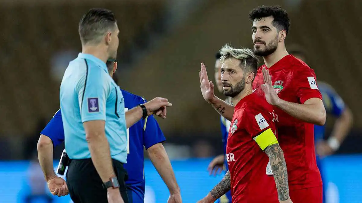 بعد أزمة مباراة ماتشيدا.. الاتحاد الإماراتي يدعم شباب الأهلي للحفاظ على حقوقه